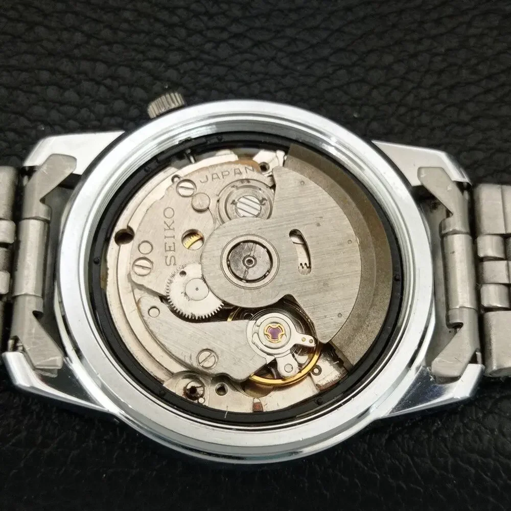 Vintage 1982 Seiko Automatic Mens Silver Watch W/daydate & Gold accents